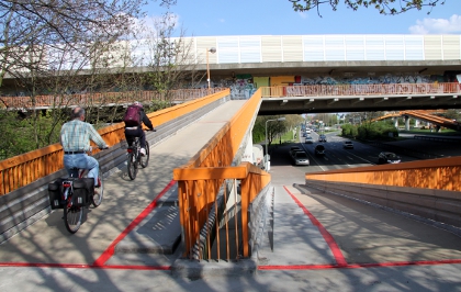 Rampe Europabrücke fahrradfreundlich umgebaut