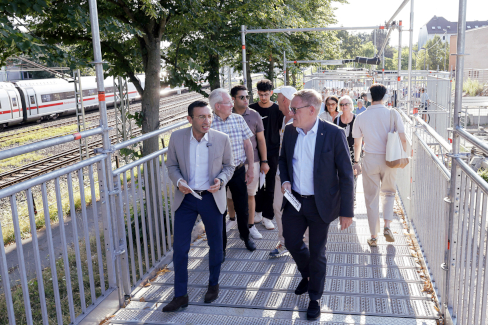 Feierliche Eröffnung der Behelfsbrücke mit OB Mike Josef