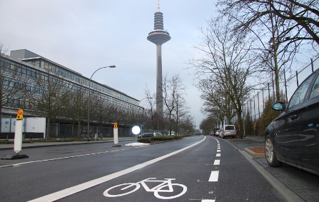 Neue Radspur auf der Wilhelm-Epstein-Straße