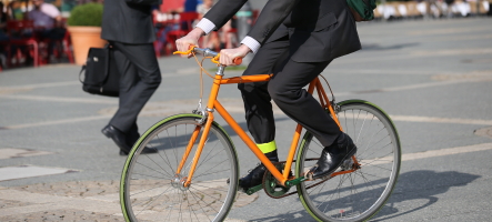 Radfahrer an der Alten Oper in Frankfurt