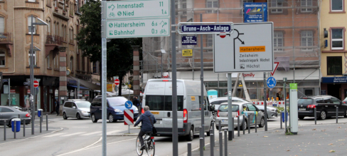 Kreisverkehr im Frankfurter Stadtteil Höchst